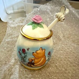 Classic Pooh Honey Pot